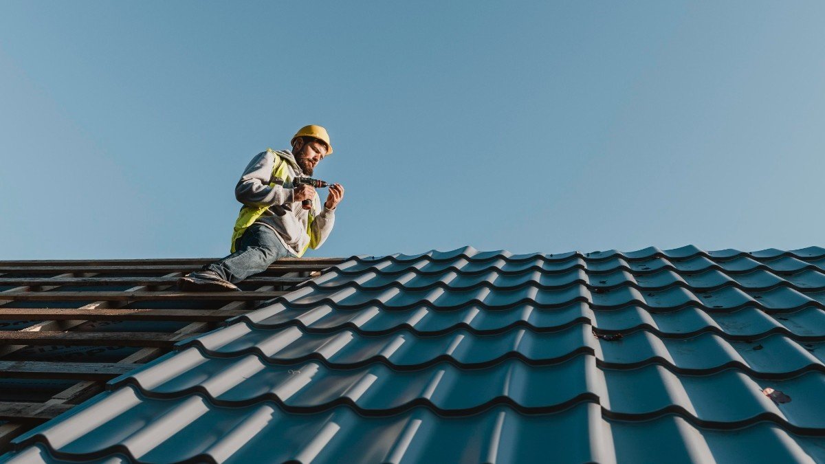 Roof Repair Sunshine West